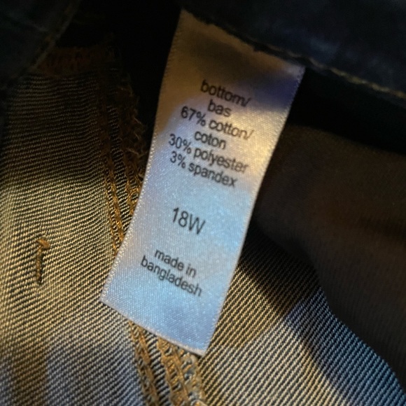 Maurice’s 18 destructed jean shorts. EUC. Super cute and comfortable. - Picture 3 of 3